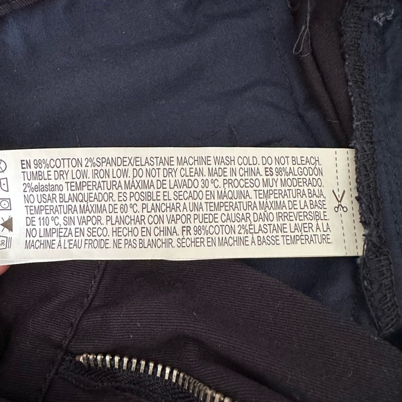 FOREVER 21 NAVY BLUE SHORTS - Picture 6 of 6